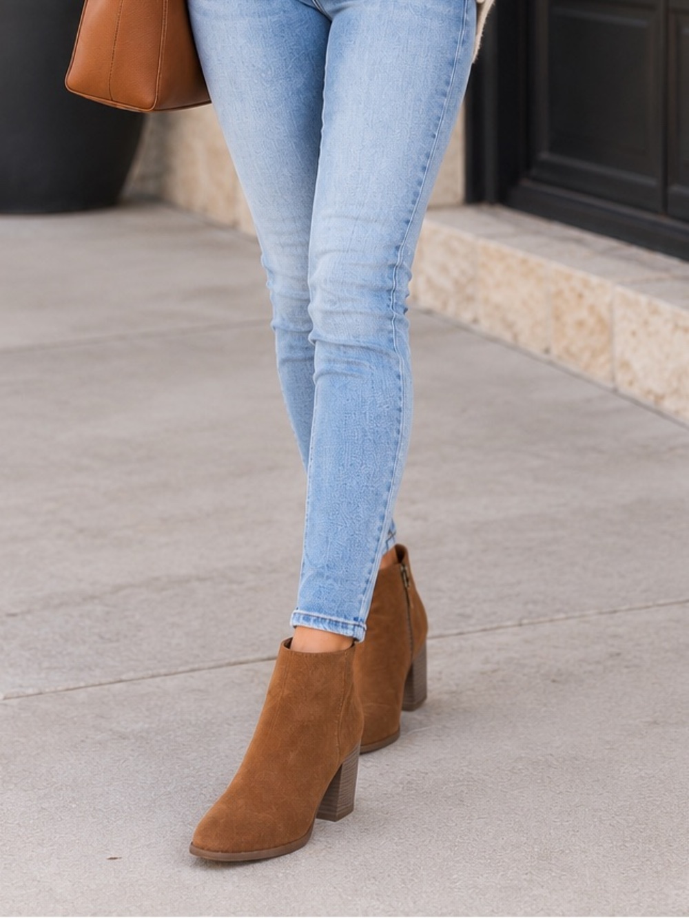 Qupid Women’s Brown Suede Ankle Boots Size 8.5 Side Zip Block Heel Booties